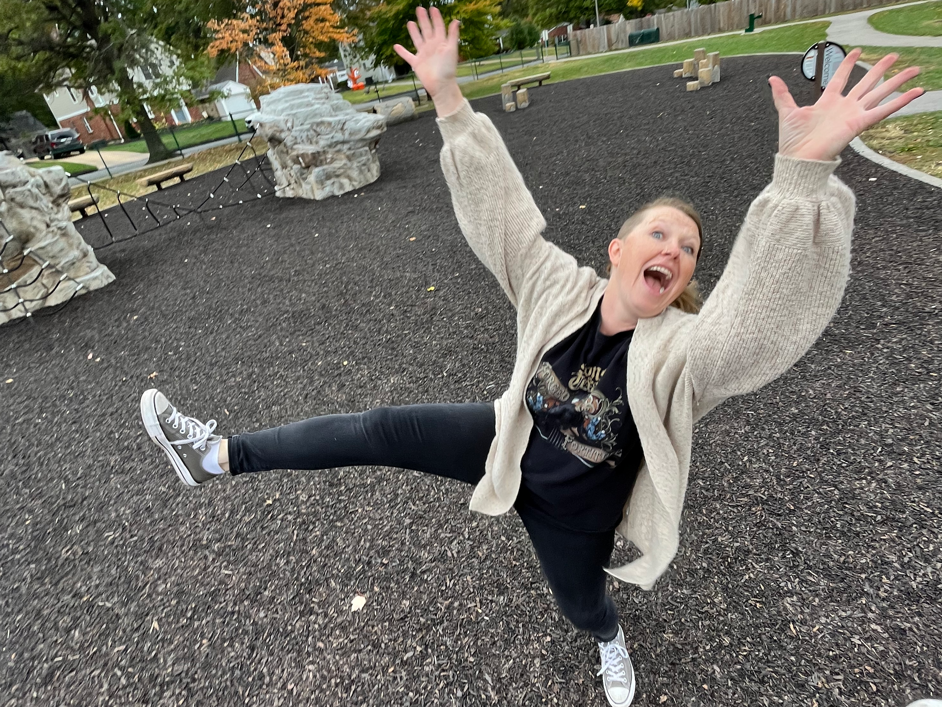 Crucial Tracks 008: Annie Mueller